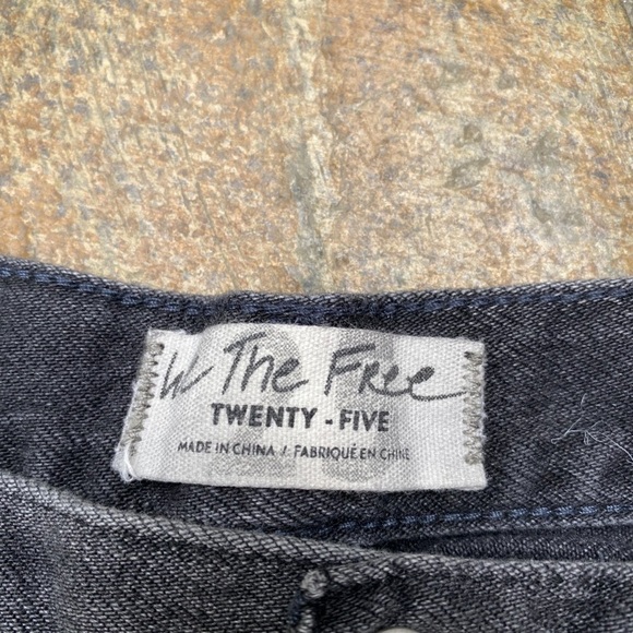 Free People Loving Good Vibrations distressed black denim jeans size 25 - Picture 4 of 15